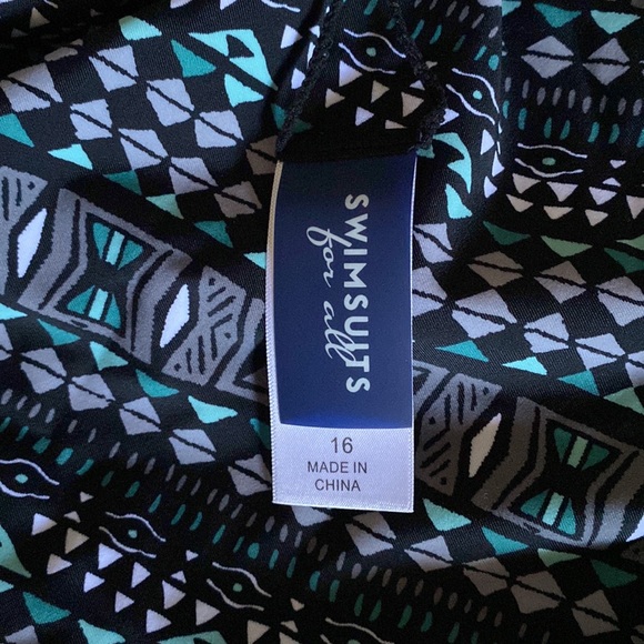 One piece bathing suit - Picture 3 of 4